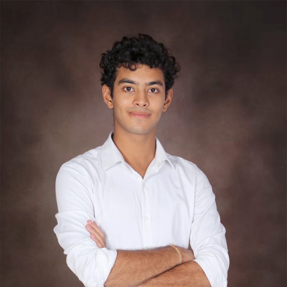 Headshot of Garv Parihar